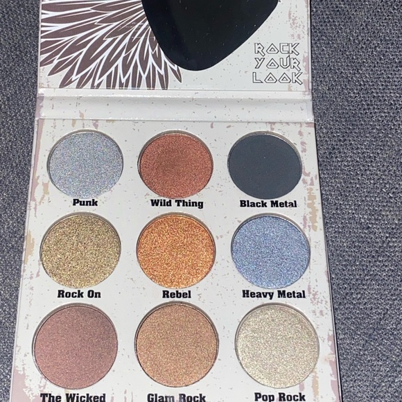 Eyeshadow - Picture 2 of 2